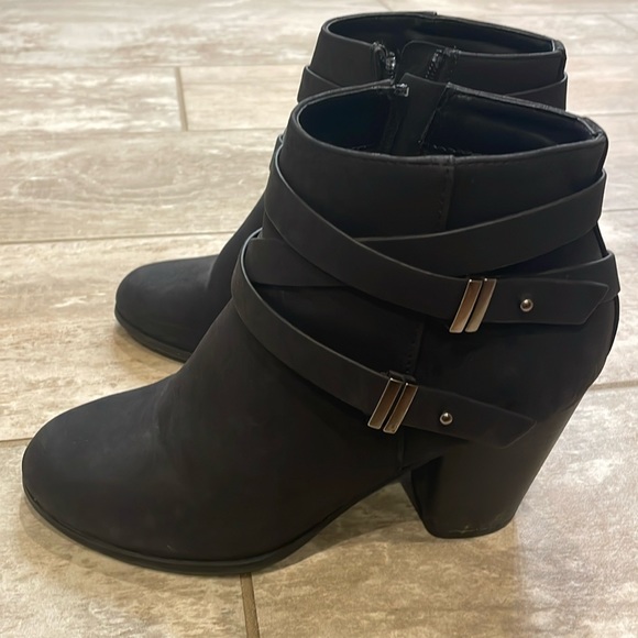 Black faux suede ankle boots - Picture 1 of 5